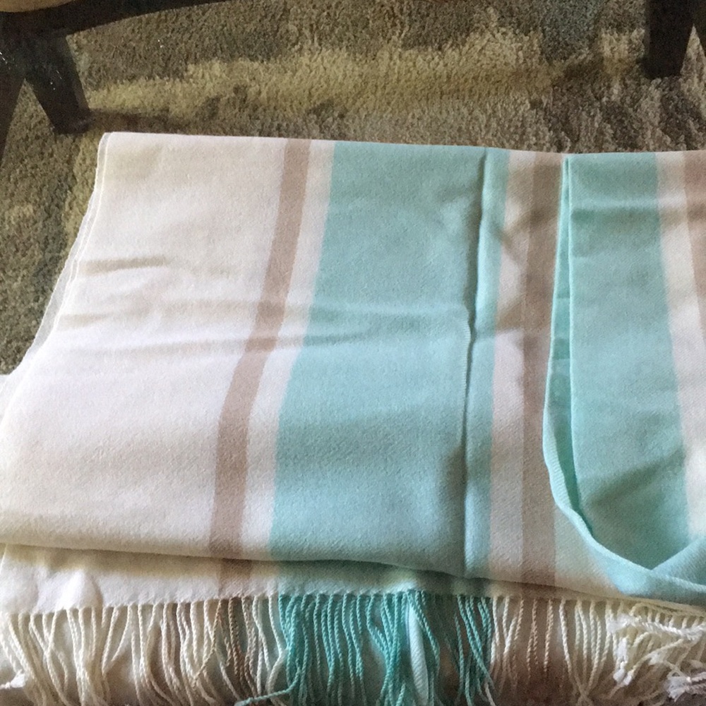 Super soft throw!  New!